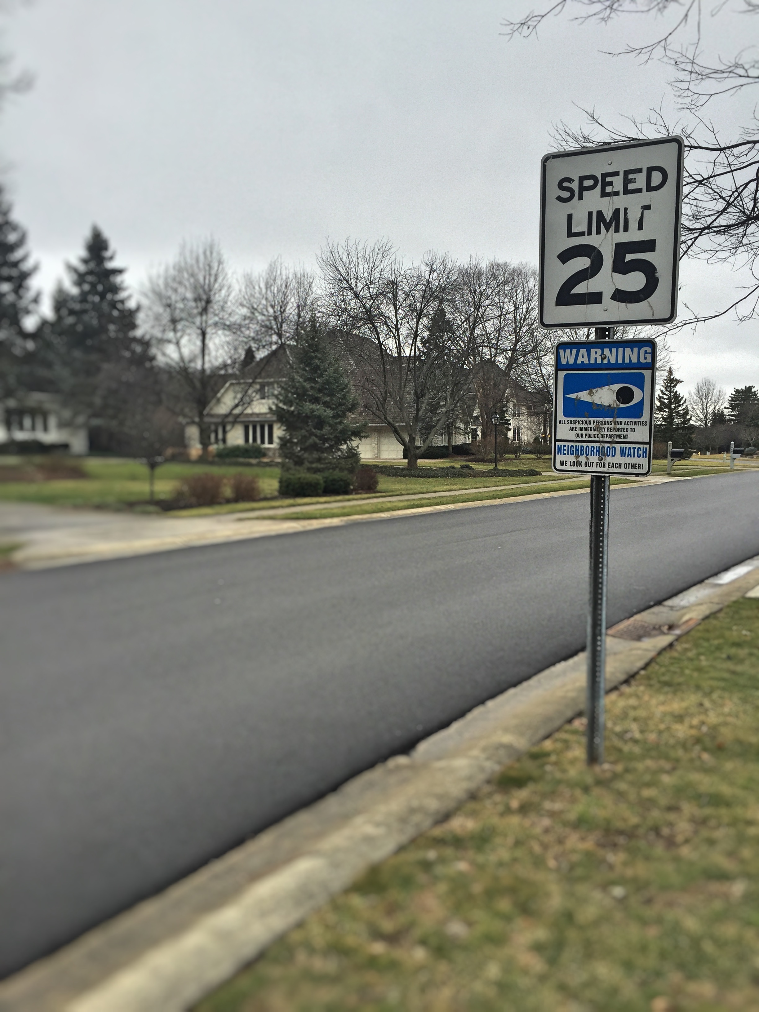 The Speed Limit Is 25 MPH Obey The Law The Pickett Fence   Speedlimit 02 08 16 